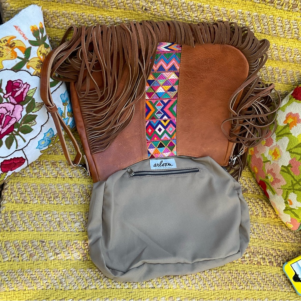 Arloom Large Handcrafted Fringe Leather Bag - Picture 5 of 8